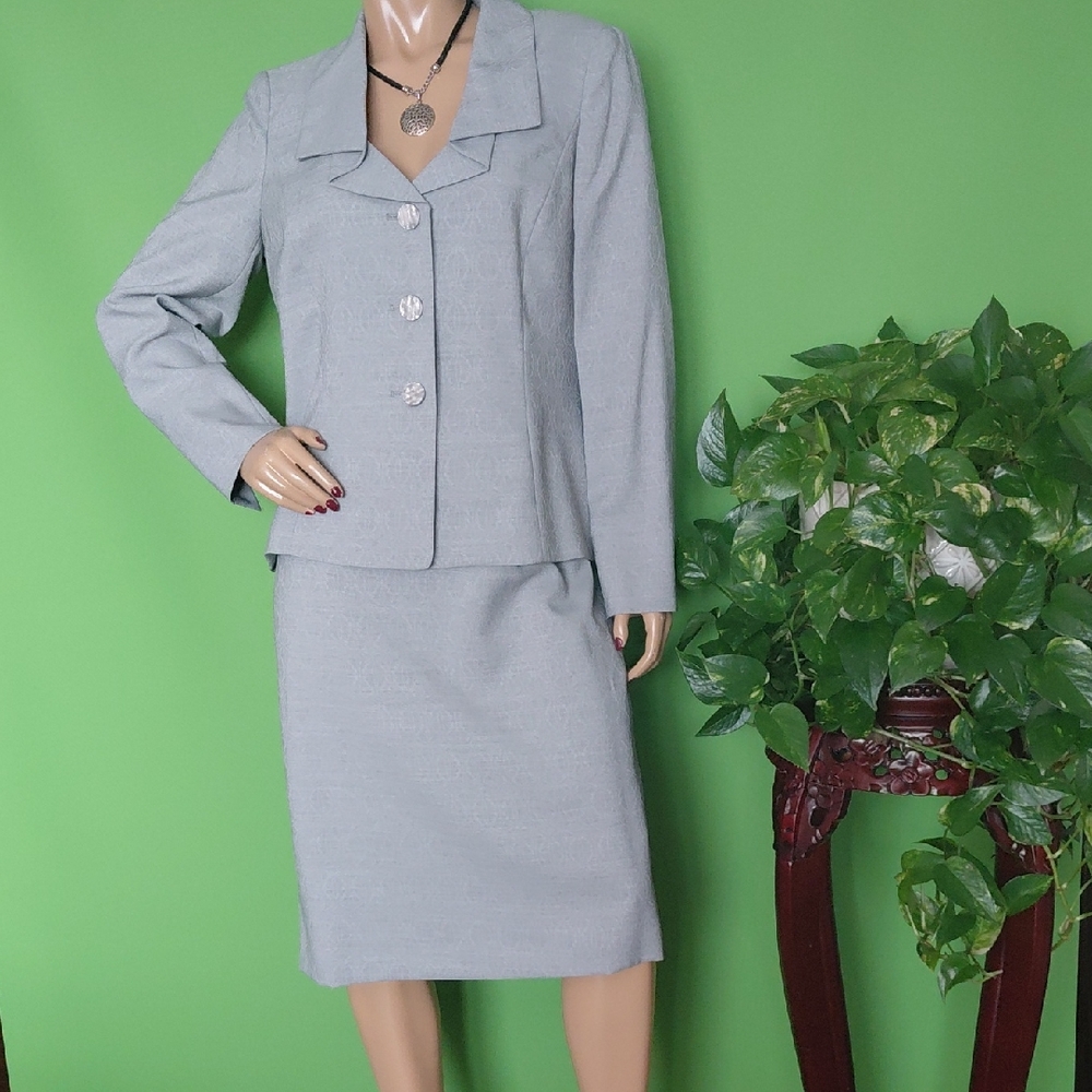 Le Suit Light Gray Women's Pencil Skirt Suit, Sz. 12
